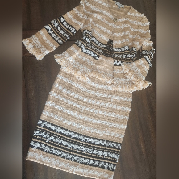 St. John Dresses & Skirts - NWOT St John Matching Boho Skirt Suit Small
